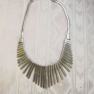 Statement necklace